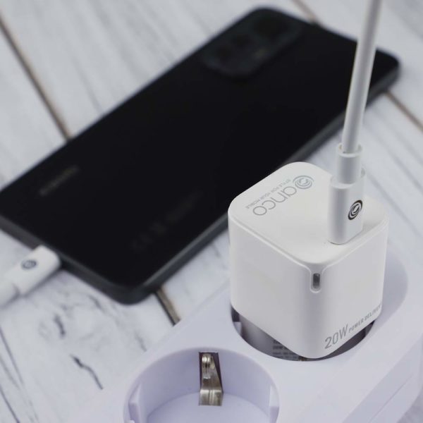 anco charger 20W lifestyle2