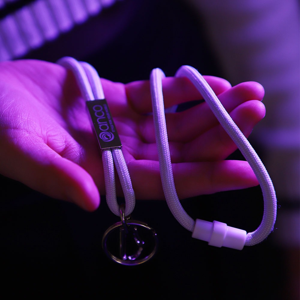 anco® Lanyard in der Hand