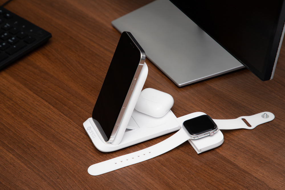 anco® 3in1 Mobile Wireless Desk Charger auf dem Schreibtisch