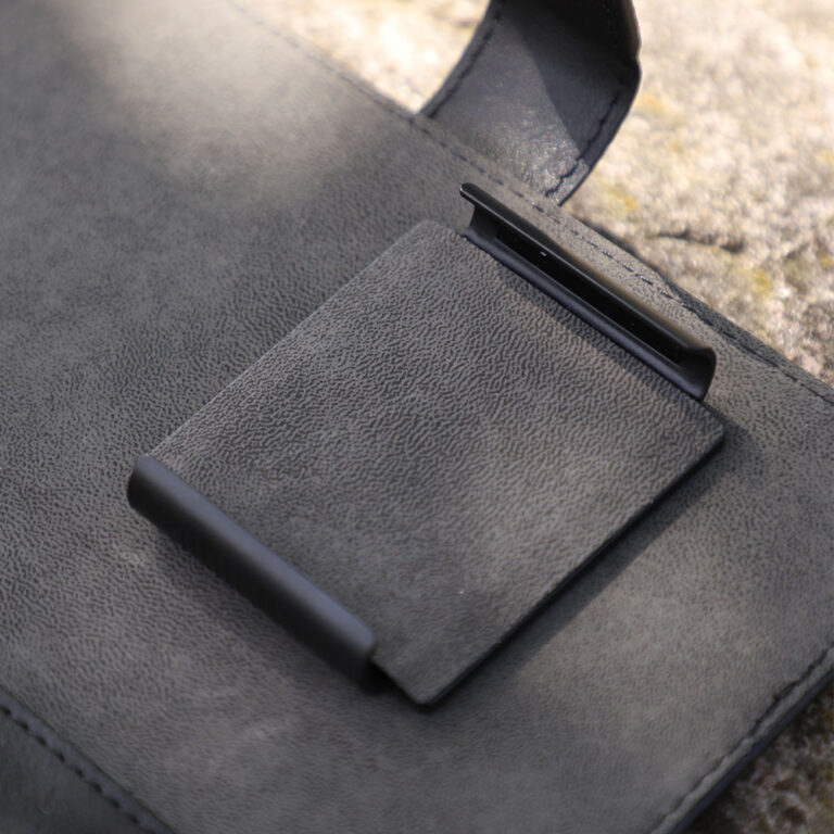 die Halteklemme lässt sich 360° drehen