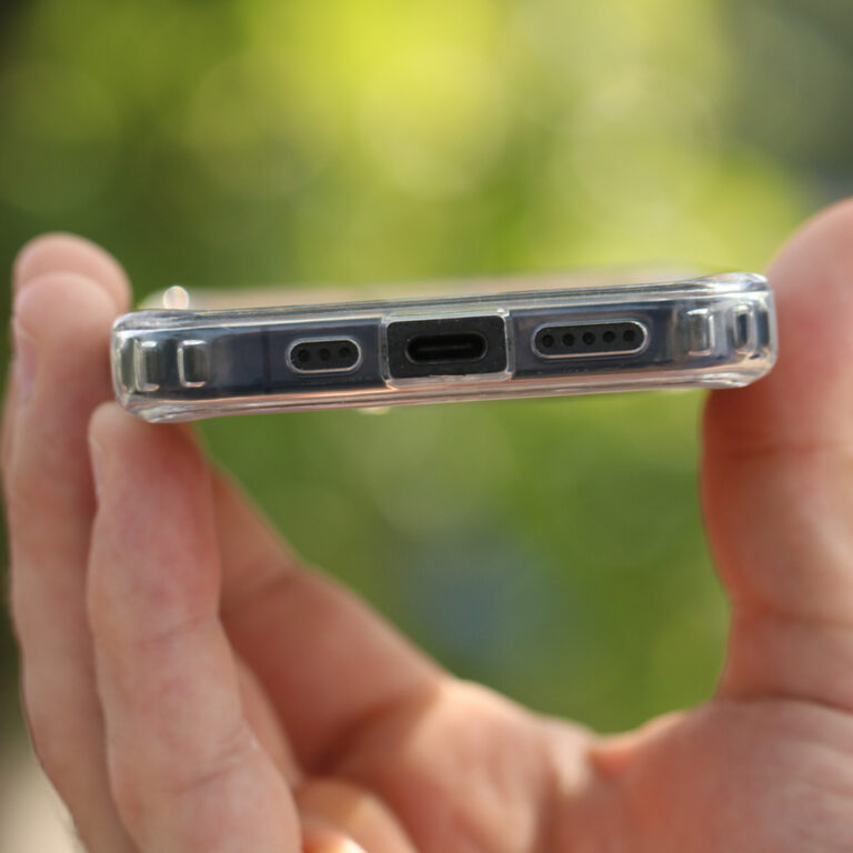 anco® Super Slim Case perfekte Aussparungen