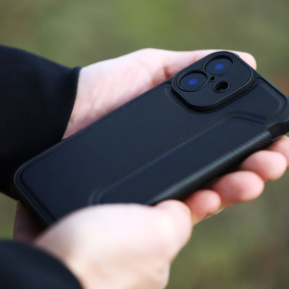 anco_Bookcase_Carbon_Look_in_der_Hand anco® Bookcase Carbon Look liegt perfekt in der Hand