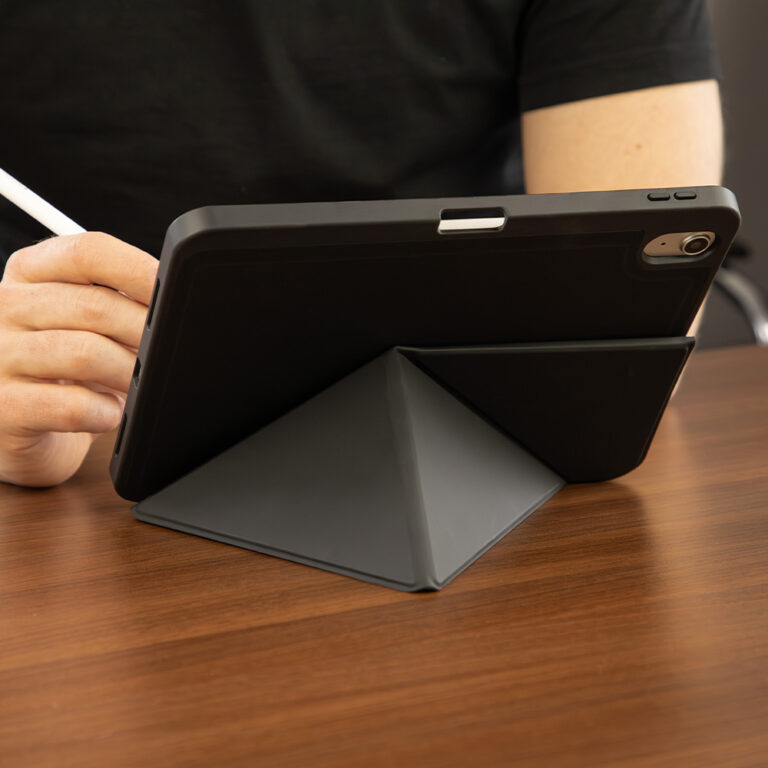 anco® Tablet Case Atlanta, gezeigt wird die Standfunktion