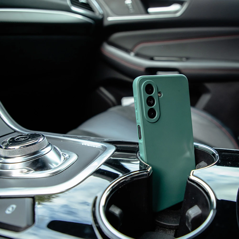 anco_TPU_Case_im_Auto anco® TPU Case im Auto in der Mittelkonsole