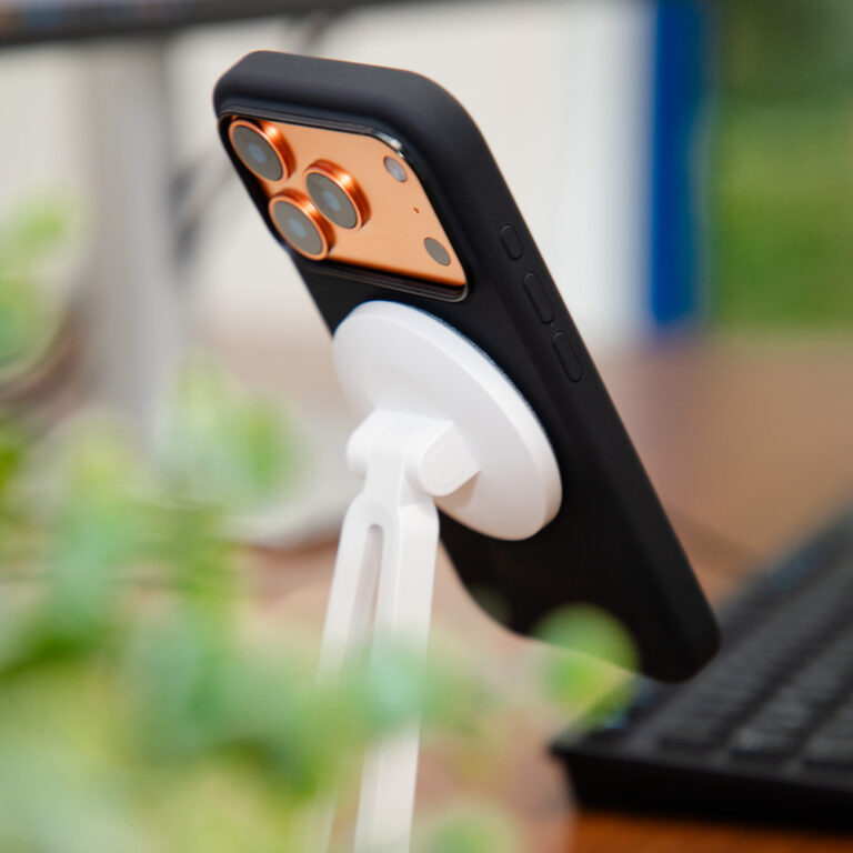 anco® Liquid Silicone Case mit Mag Safe Ring im Inneren